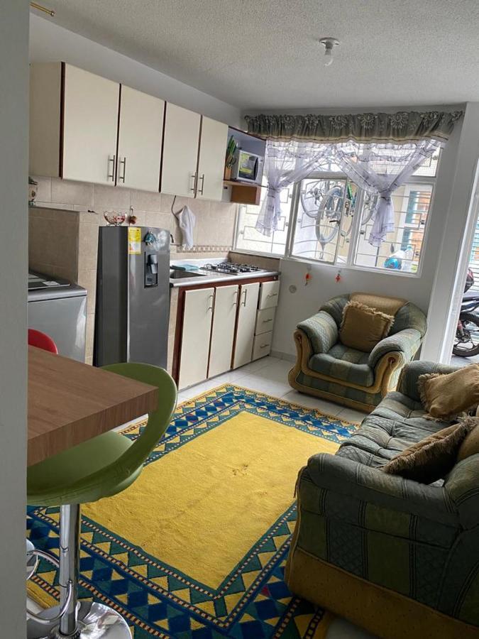 Acogedor Apartamento Pequeno E Independiente Bogotá Exteriör bild