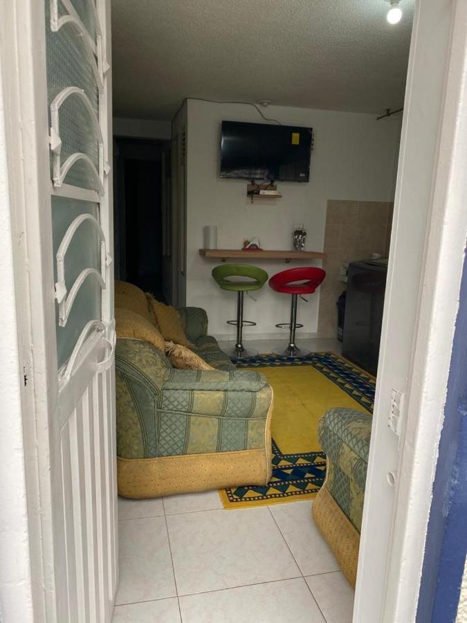 Acogedor Apartamento Pequeno E Independiente Bogotá Exteriör bild