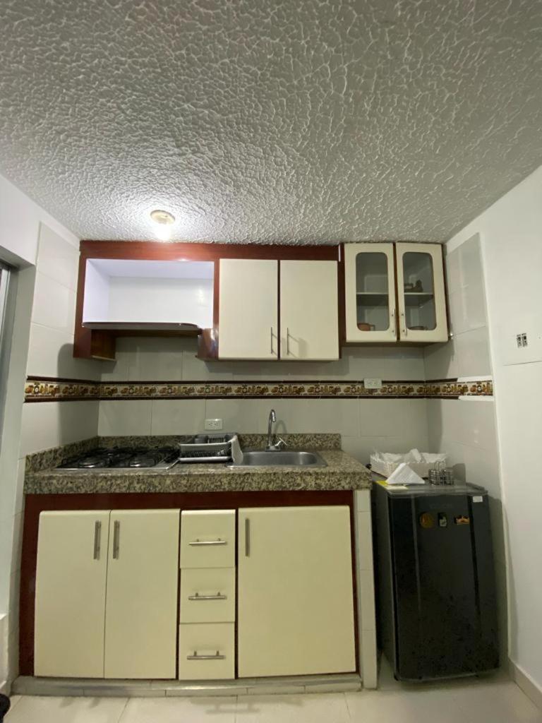 Acogedor Apartamento Pequeno E Independiente Bogotá Exteriör bild